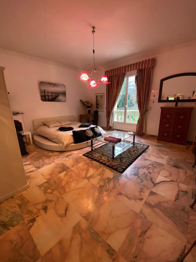 La Demeure D'Iris Bed & Breakfast Bougival Ngoại thất bức ảnh